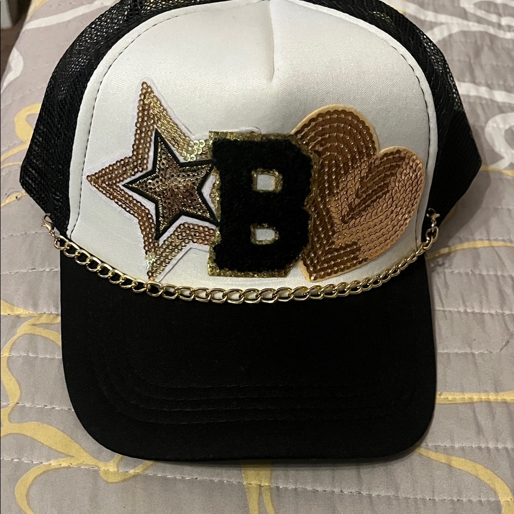 Womens Black & White Sequin 'B' Trucker Hat with Gold Chain Never worn